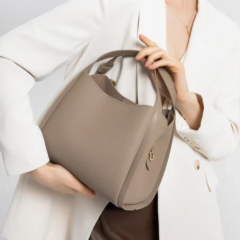 Genuine Leather Shoulder Bag for Women Feminine Luxury Fashion Designer Bags for Ladies Traveling Large Capacity Bucket Bags