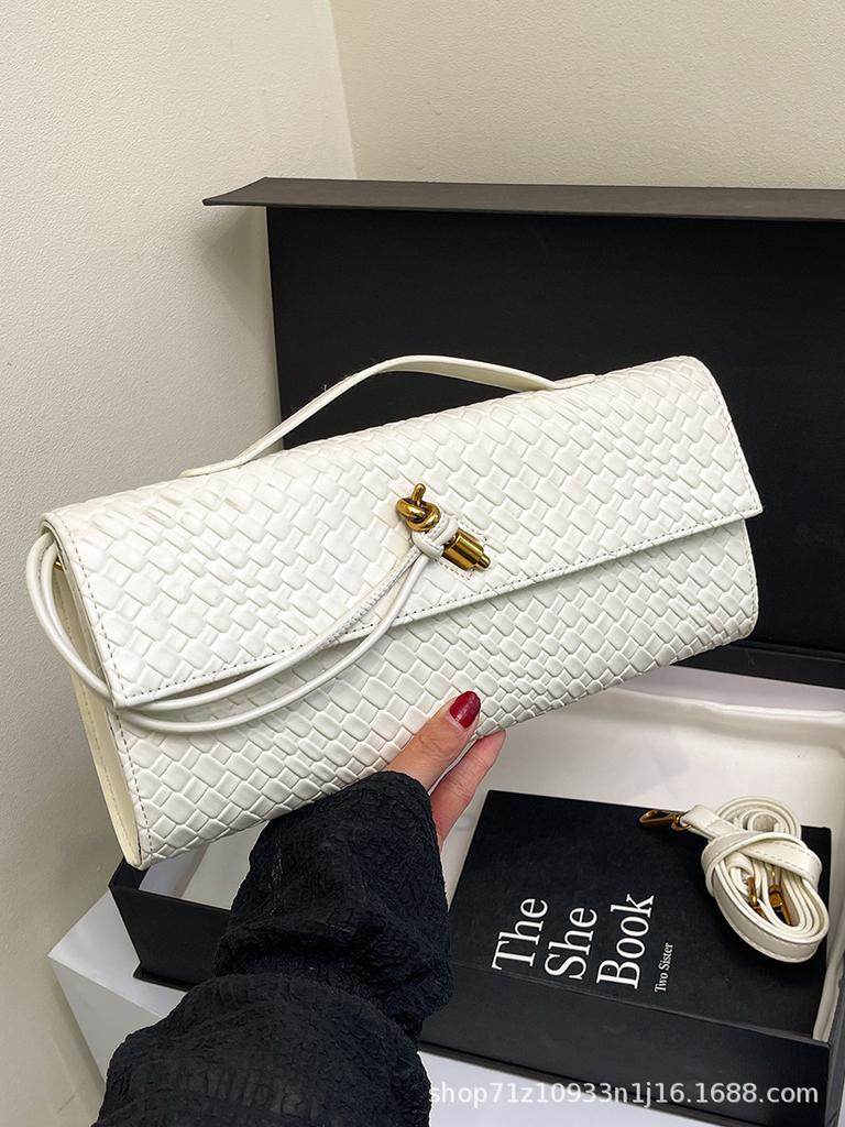 Trendy New Woven Baguette Messenger Bag Texture Retro Portable Women's Bag Simple Light Luxury Shoulder Bag