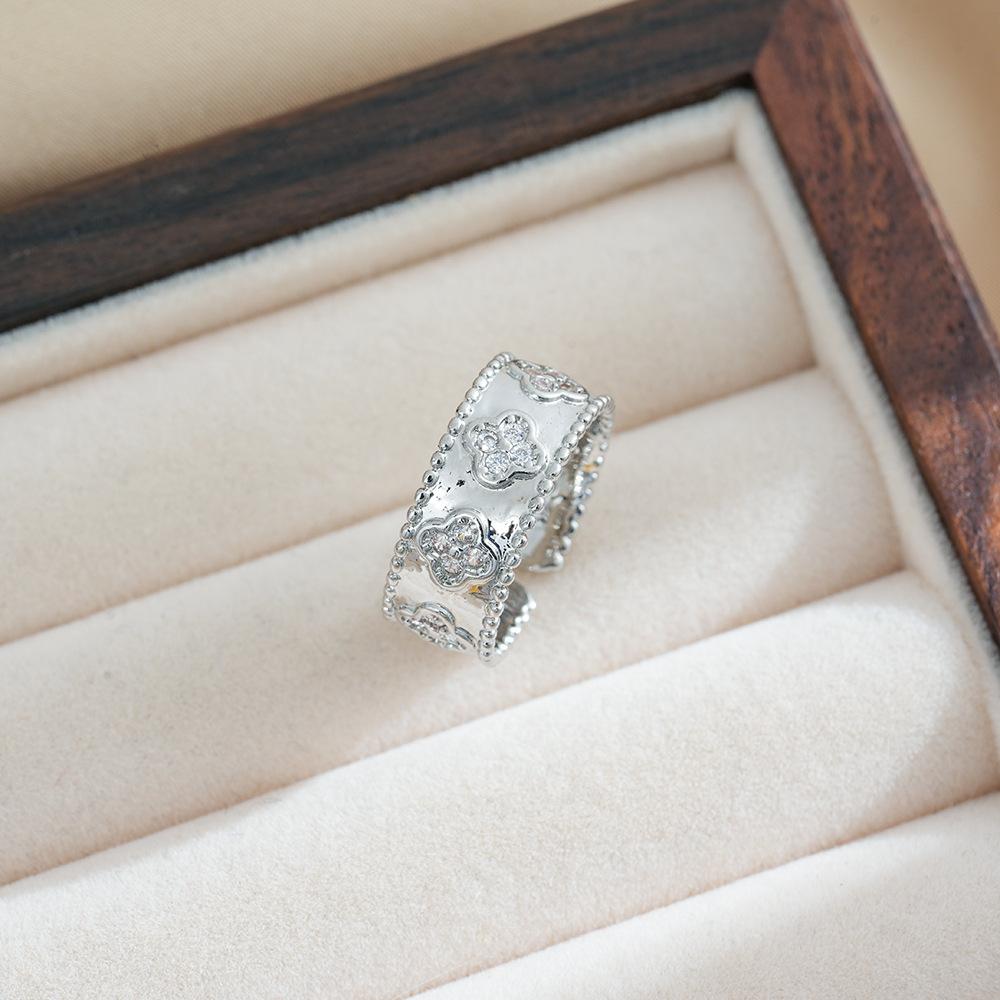 Light Luxury Four-Leaf Clover Kaleidoscope Ring Female Fashion Classic Couple Open Finger Ring Jewellery