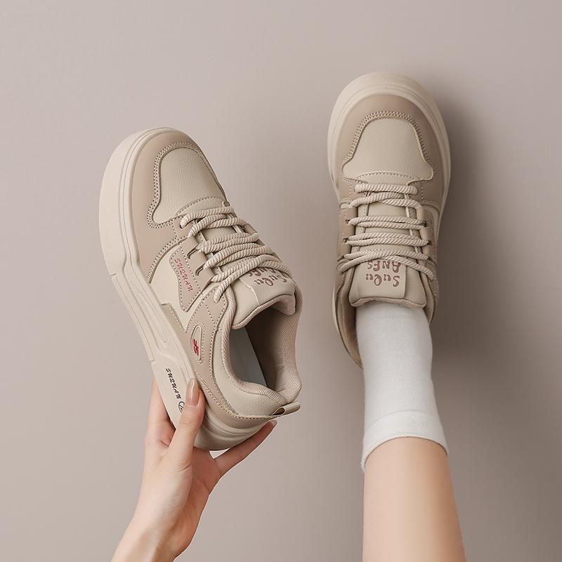Мода 2024 года. Новые женские туфли. Дышащие повседневные удобные туфли на шнуровке для ходьбы. Женская мода. Спортивные туфли на платформе.