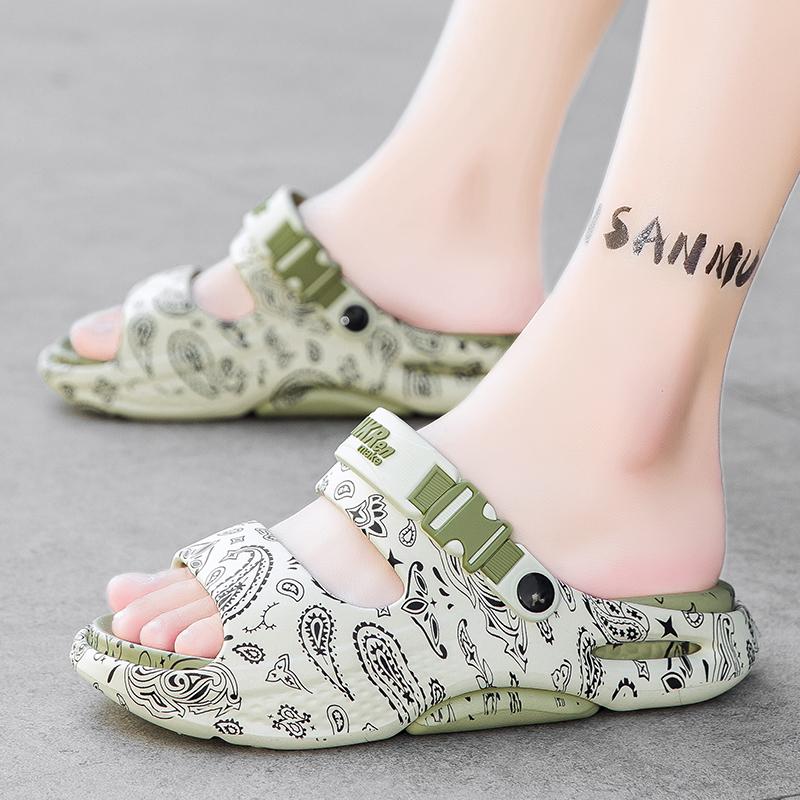 2025 New Anti-Slip Men's Summer Outdoor Slippers Thi Bot Beach Sandals EVA Casual Shoes Platform Clogs Men Home Garden Outdoor
