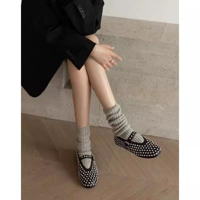 Французская кожа круглый носок стразы заклепки Мэри Джейн одинарные туфли женские 2025 весна новая удобная плоская балетная обувь