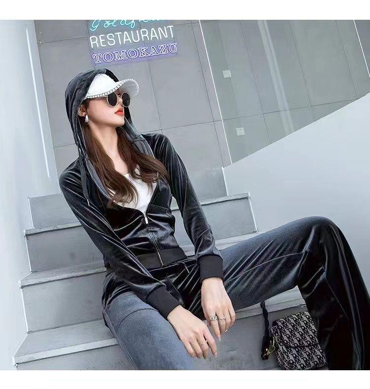 Women's Gold Velvet Hooded Sweatshirt and Straight Pants Two-Piece Sports Suit for Spring and Autumn