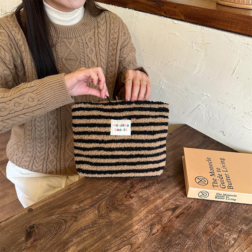 Красивая роскошная сумка для хранения для женщин, большая вместимость, косметические наборы для помады и макияжа