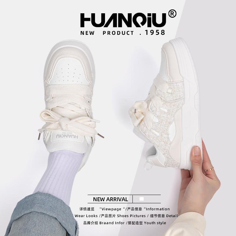 Глобальные удобные и легкие маленькие белые туфли на толстой подошве для женщин, весна 2025, новые универсальные туфли для увеличения роста, модные туфли для доски ZHQ68001