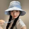 Корейская версия милой клетчатой шляпы-ведра с ремешком для летних путешествий с защитой от ультрафиолета и большими полями, универсальные солнцезащитные кепки для женщин