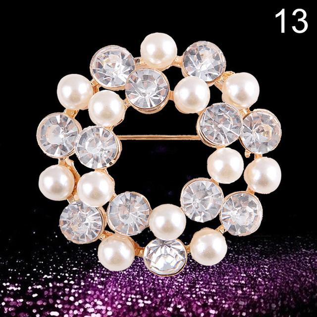 Fashion Jewelry High Quality Gold Color Brooch Pins Crystals Imitation Pearl Flower Brooch Women Wedding Party Accessories