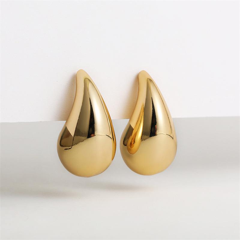 Трендовые серьги-капли: Легкие, Универсальные Глянцевые Шипы