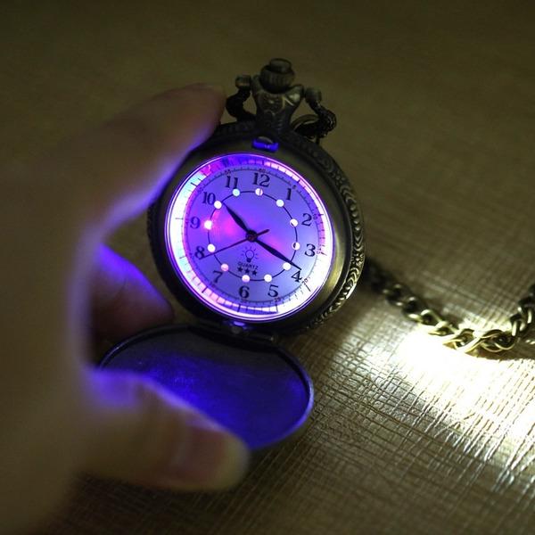 Noctilucent LED Flash Quartz Pocket Watch Unique Bronze/Silver/Gold Steampunk Train Locomotive Engine FOB Luminous Chain Watch Luxury Clock