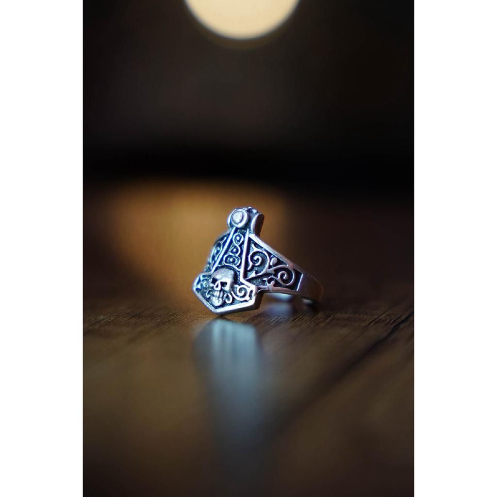 Антикварное посеребренное регулируемое кольцо с моделью черепа викинга