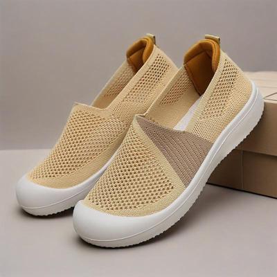 Новый стиль тканевой обуви Перфорированная дышащая легкая обувь Мягкая подошва Противоскользящая повседневная обувь