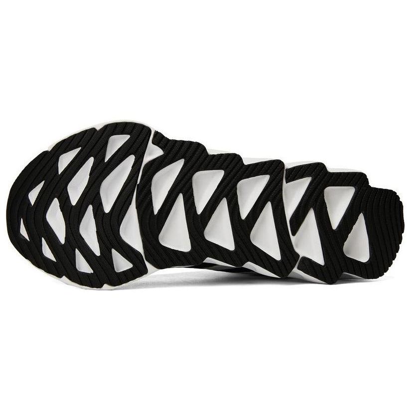 adidas Switch Run Черно-белые женские кроссовки Core-Black Cloud-White Halo-Silver IF5733