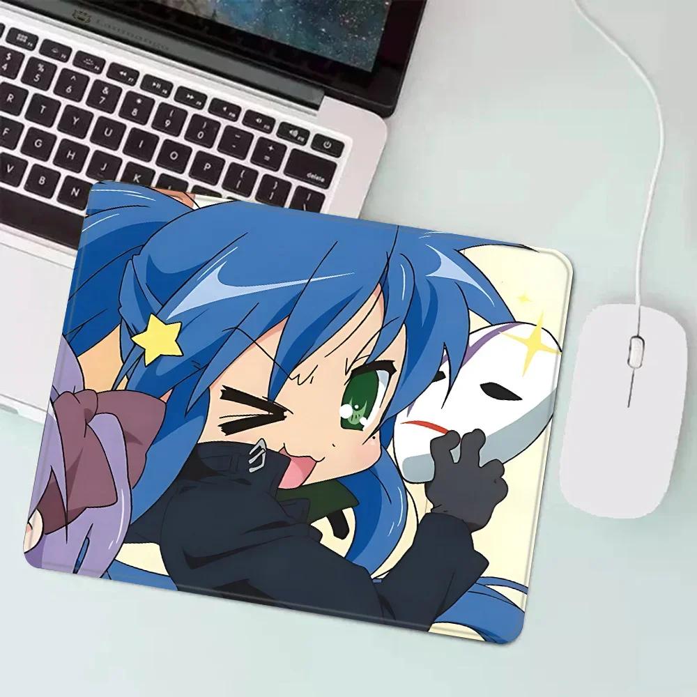 Lucky Star Коната Идзуми Маленький игровой коврик для мыши XS Коврик для мыши Настольное украшение Офисный коврик для стола Ковер для PC-геймера Противоскользящая резина