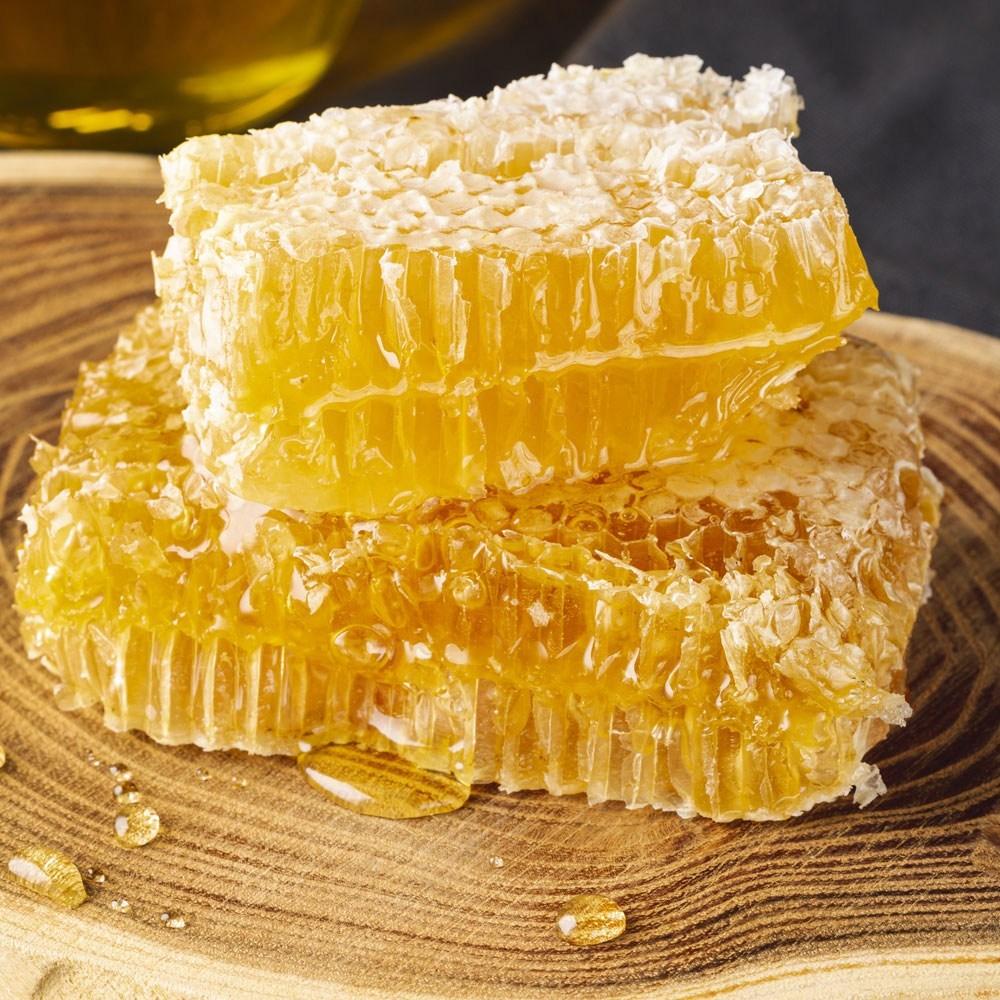 Natural honeycomb honey, honeycomb, natural beeswax honey, aged honey, acacia honey, carbon isotope -25%, 1 pc 900g