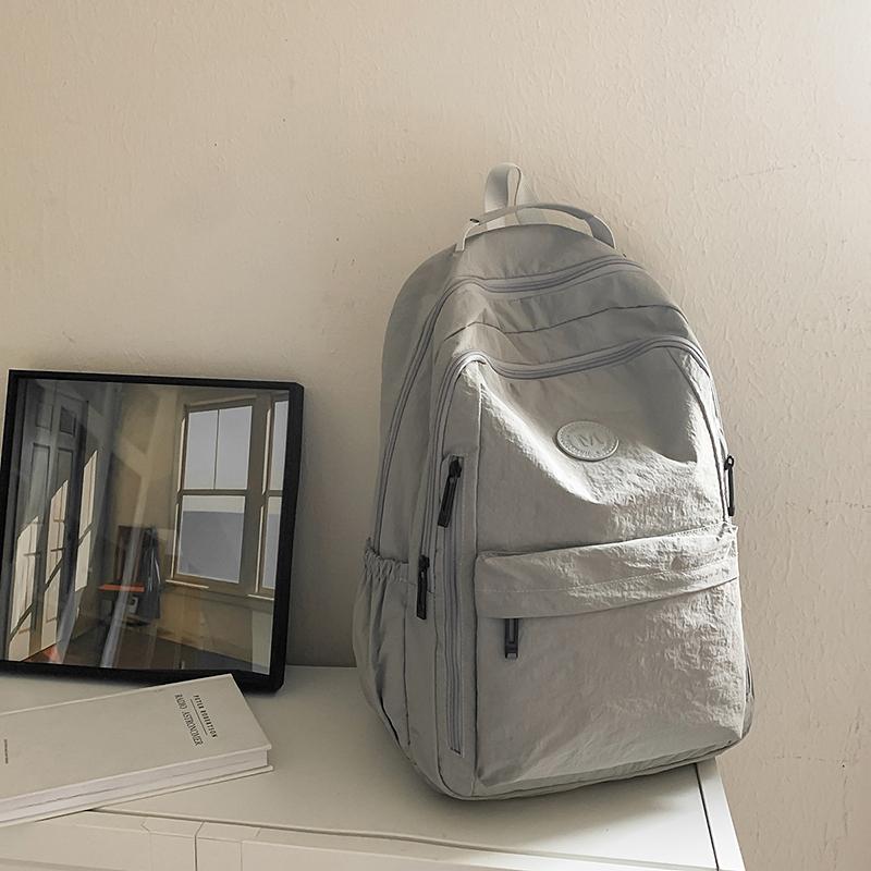 Lightweight Backpack Women's Outdoor Backpack Large Capacity Travel Bag Student Schoolbag