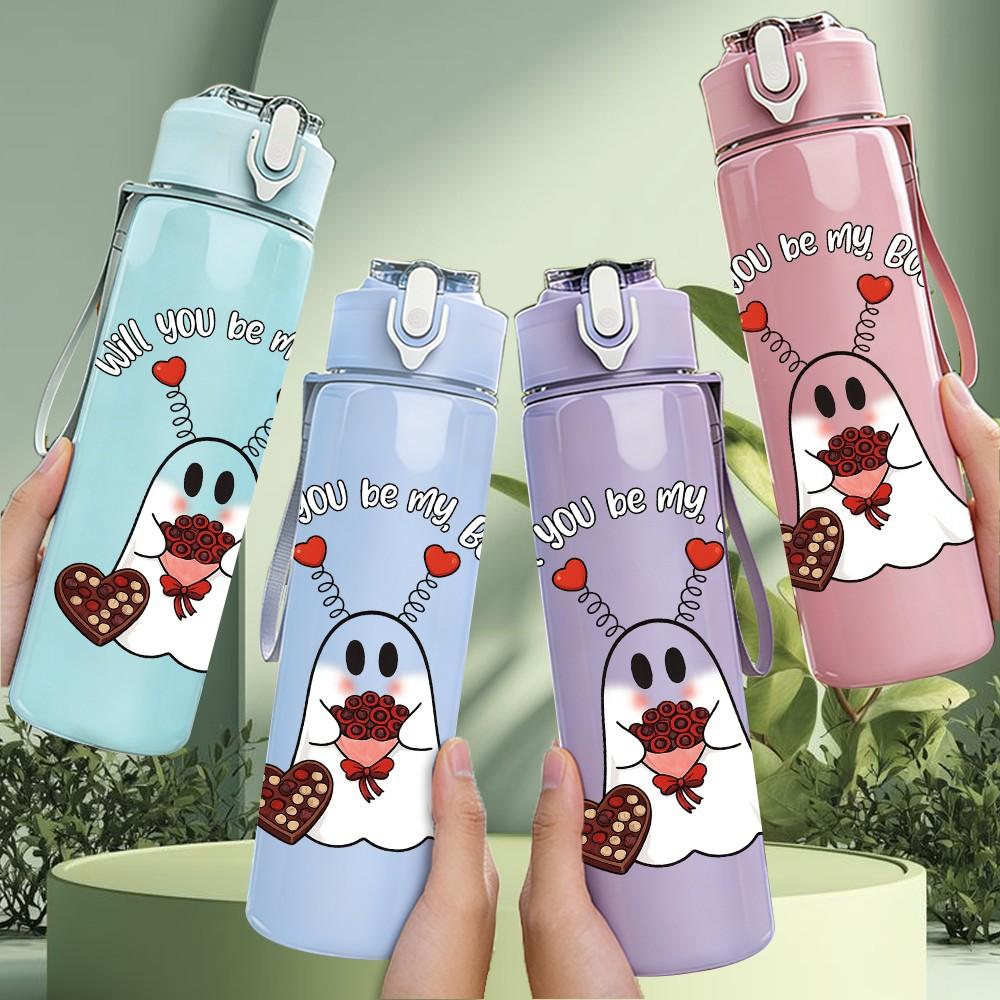 1PC White Ghost Holding Heart Print 750ml Color Plastic Sports Water Bottle Leakproof Flip Straw Lid Suitable for Sports Office Home Use