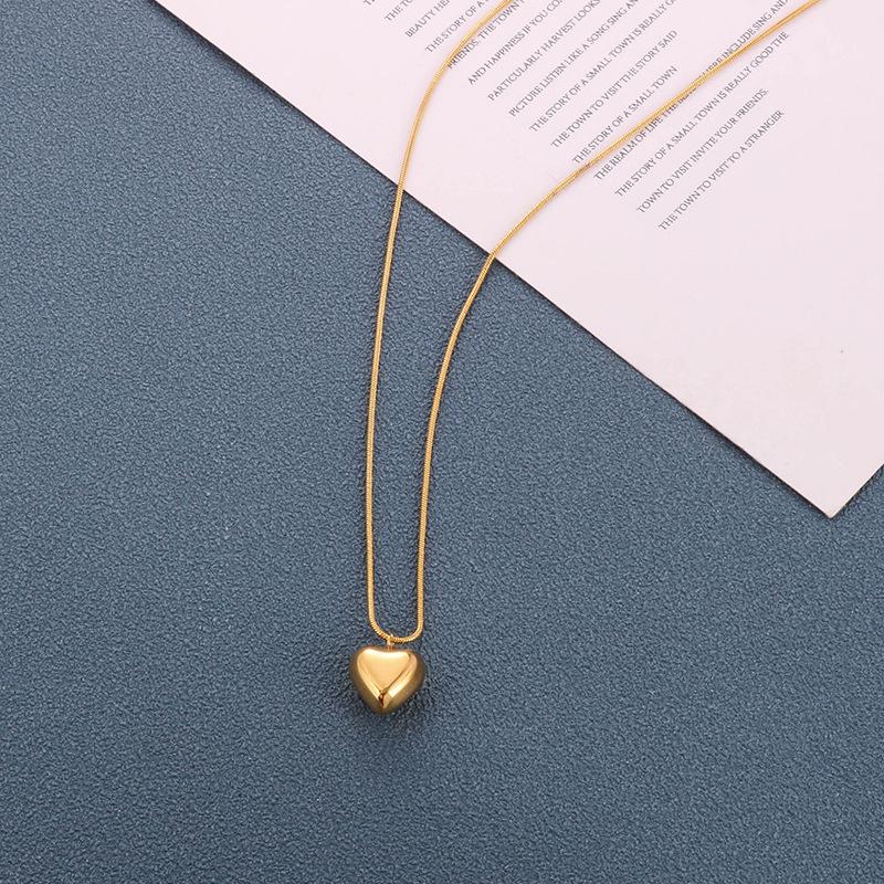 Ожерелье в форме персикового сердца из ретро-золота K-Gold: Шикарная европейская и американская мода для стильных женщин