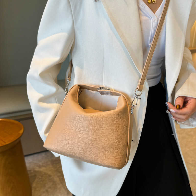 Популярные в этом году маленькие сумки для женской весны и лета, универсальные 2025, новые модные сумки-мессенджеры, корейская версия, портативные сумки-ведра