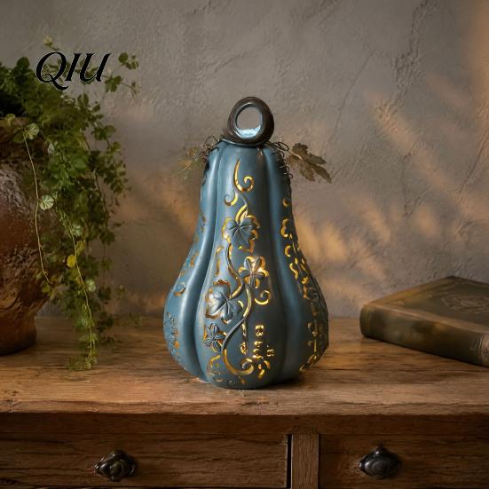 Retro Halloween Prop Light-Up Gourd Decoration, LED Twinkling Pumpkin Lantern, Resin Decorative Porch Figurine Ornament for Fall Indoor Outdoor