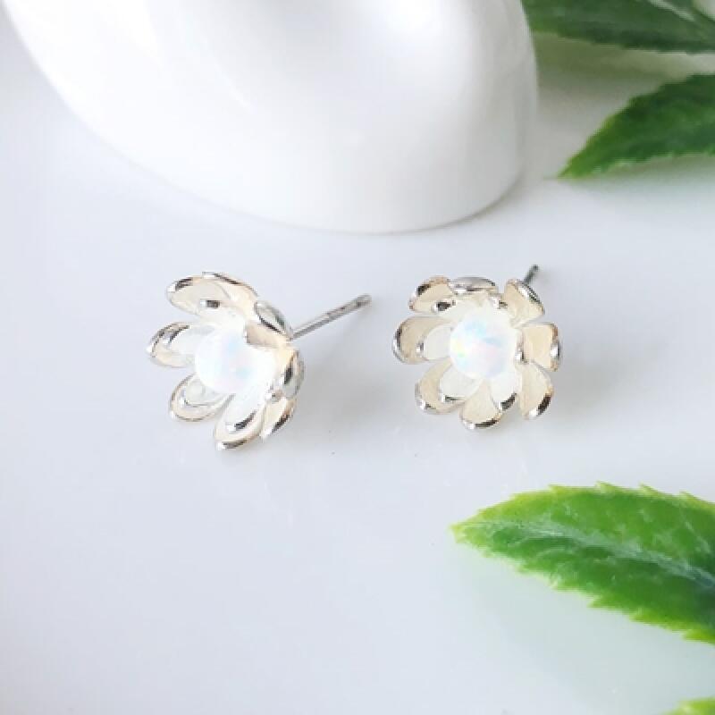 Серьги из серебра 925 пробы SE040 Цветок с драгоценным камнем
