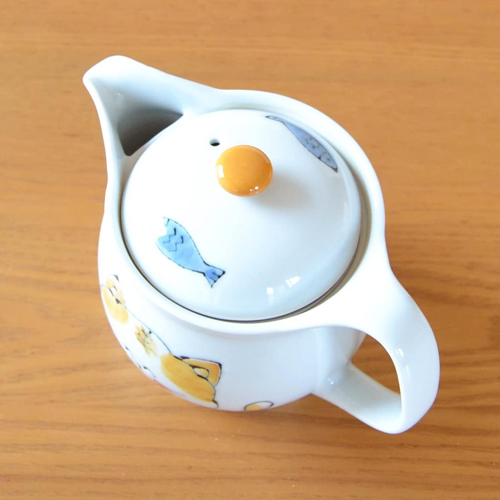 Stylish stainless steel teapot with tea made in Japan featuring a cat design built-in strainer, (Arita ware/Hasami ware), (Miiko U-pot, 350ml).