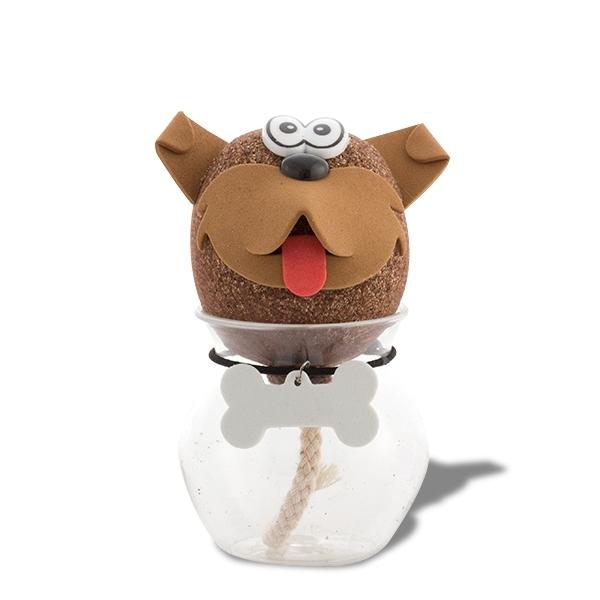 Голова животного из травяных волос, растущая цыпочка