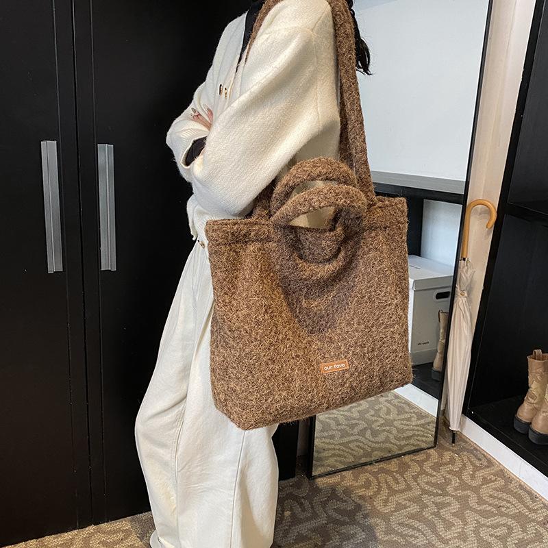 2025 New Plush Soft Waxy Shoulder Bag Underarm Bag Large Capacity Dual-purpose Commuter Portable Tote Bag