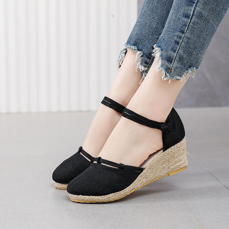 Women's Versatile Korean-Style Breathable Wedge Sandals with Buckle Strap for Summer Travel