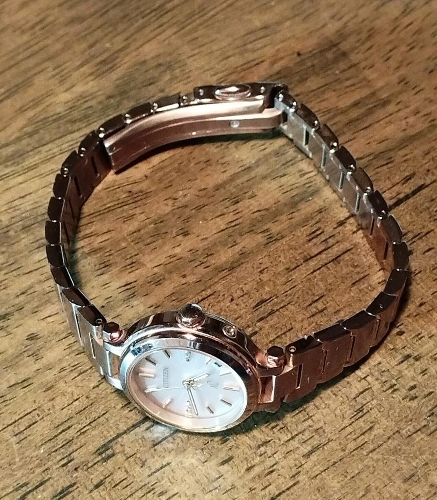 Citizen BK20 xC Солнечные часы с дисплеем даты и функциями Женские Радиоуправляемые Антимагнитные