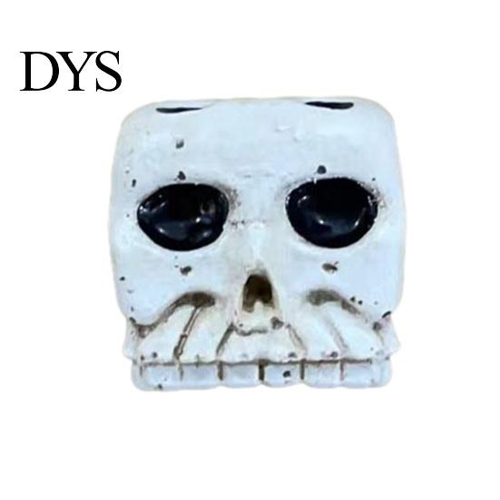 Handheld Lightweight Dice Skull for Adults, Gothic Resin Shaped Portable Running Groups 6 Sided Entertainment, Halloween Party Favors Matte