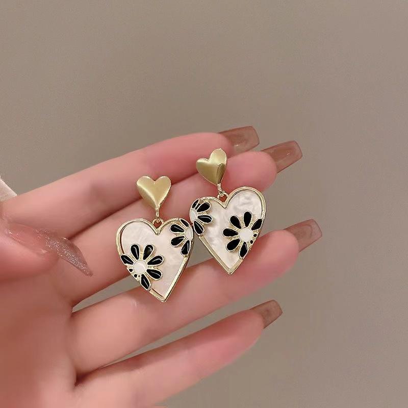 Exquisite Heart Shape Daisy Stud Earrings For Women Shiny Zircon Sweet Flower Long Tassel Earring Party Wedding Jewelry