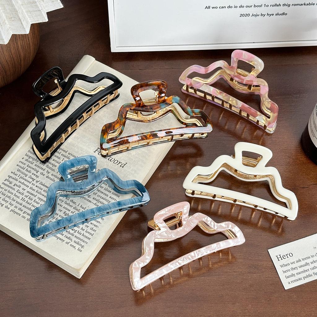 Chic Style Geometric Hair Claw Clip For Effortless Elegance In Trendy Shades