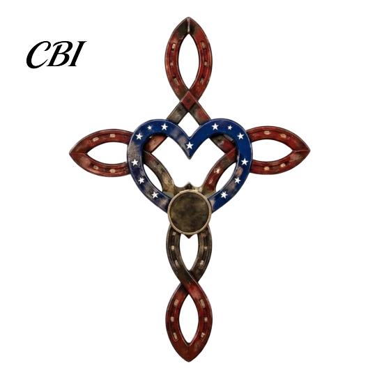 Decorative Horseshoe Wall Cross Metal Heart Decor, Hanging Art, Outdoor Entrance Decoration Cross, Rustic Spiritual Art Sculpture for Farmhouse Garden