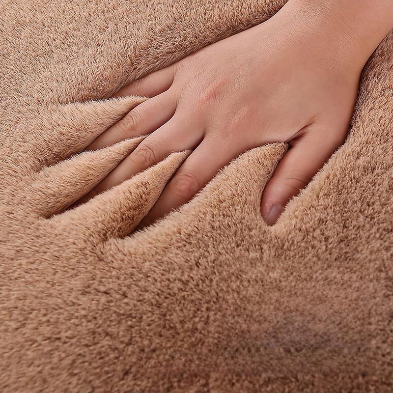 Комплект плюшевых подушек на сиденье автомобиля «Зимний кролик»: Без спинки, теплый шерстяной чехол на заднее сиденье, универсальная посадка - 3 шт.