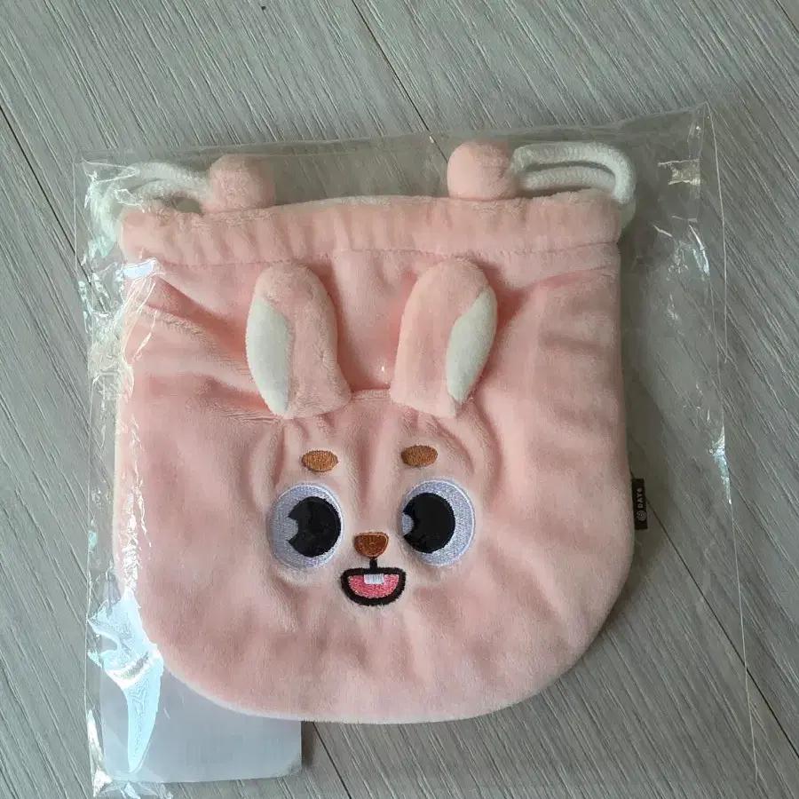 quick sale) DAY6 String Pouch pil