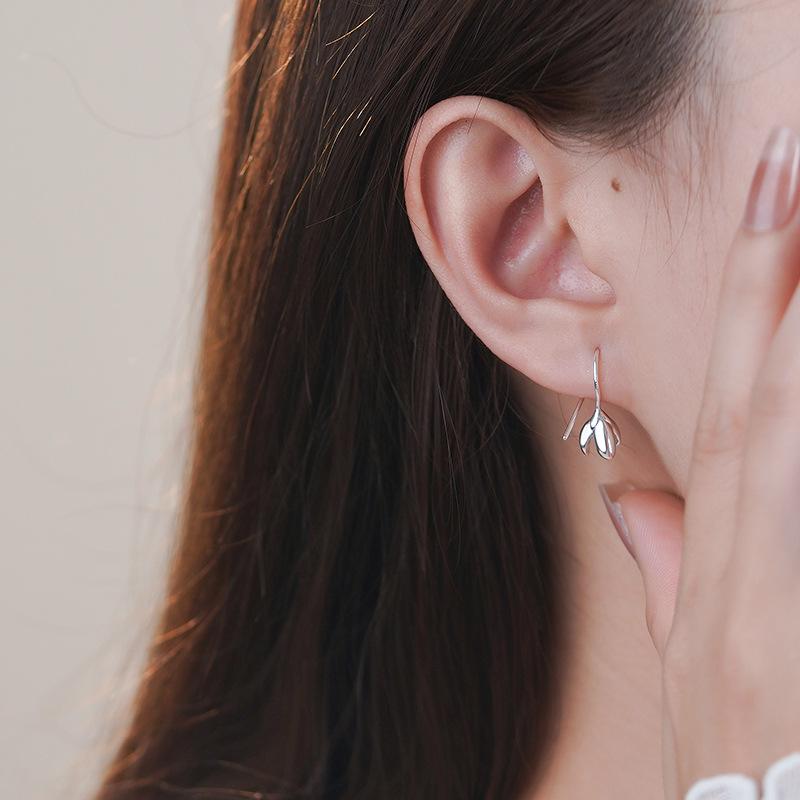 Серьги-крючки Magnolia Осенью и зимой Новый стиль Универсальный и свежий Нишевый прокол ушей Украшения для ушей