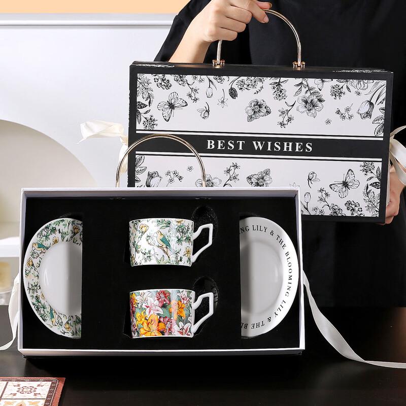 Элегантный подарочный набор из керамической чашки и блюдца (2 чашки, 2 блюдца)