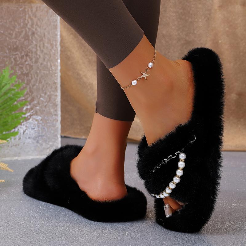 Luxury Pearl Chain Decoration Short Plush Slides Women 2025 Autumn Round Toe Low Heel Slippers Warm Faux Fur Outdoor Slippers