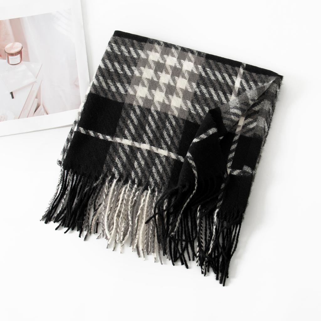 Autumn and Winter Scarf for Women Fashionable and Versatile Korean Style Plaid Warm Simple Couple Women's Scarf Student Men's Cold Proof Shawl