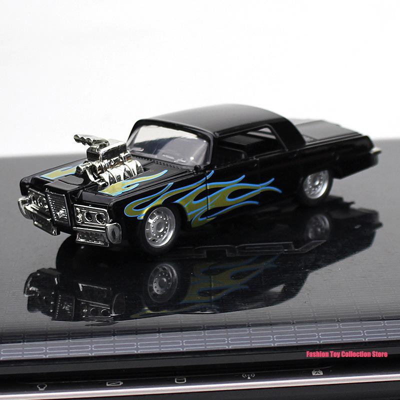 1/32 Dodge Chrysler Vintage Modified Alloy Car Model Diecasts Toy With Sound and Light Vehicles Decoration Toys For Kids Gift