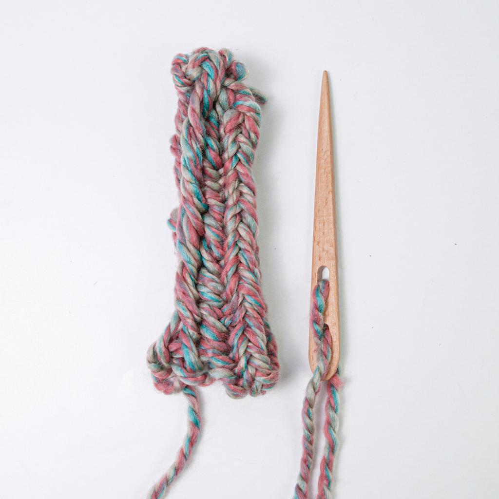 2Pcs Big Eye Crochet Needle Double Hole Crochet Needle 15mm Thick Beech Wood Knitting Needle for Weaving DIY Tapestry