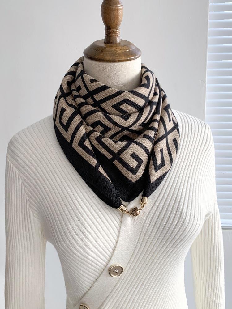 Women's 2024 Magnetic Triangle Neck Protection Scarf - Cotton & Linen High-End Square Scarf for Autumn/Winter