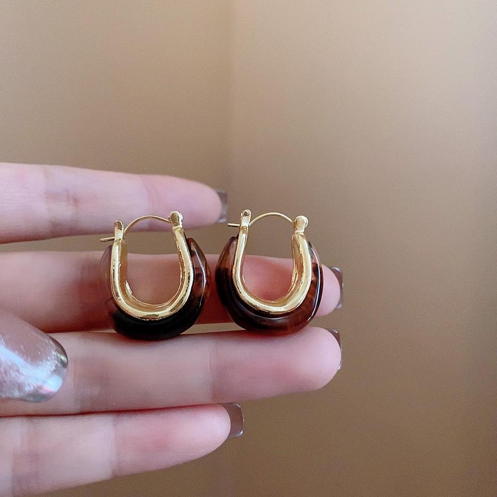 Серьги-пусеты неправильной формы коричневого цвета 'Серебряная игла' - Французская легкая роскошь, ретро, нишевые, высококлассные украшения для женщин.