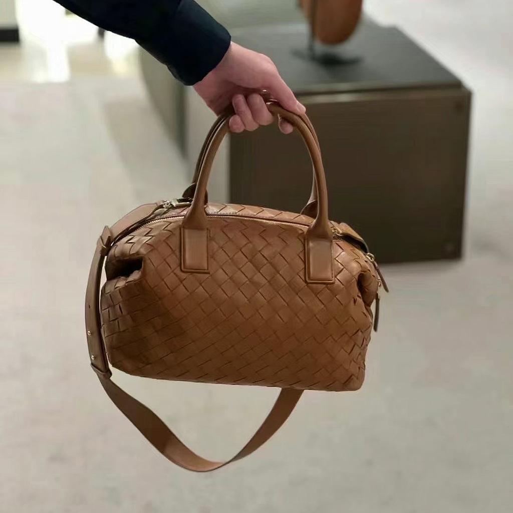 Cowhide Woven Bowling Bag Vintage Tote Bag Boston Bag Large Capacity Handbag Single Shoulder Crossbody Leather Women's Bag