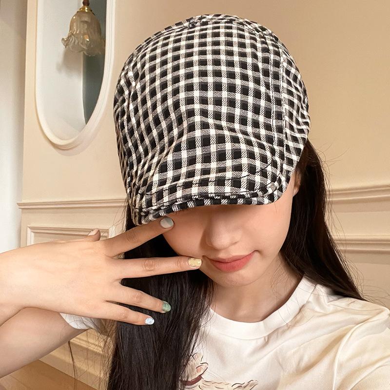 Retro Japanese Beret Women's Spring and Summer Checkered Newsboy Painter Hat Forward Hat Suitable for Outdoor Leisure