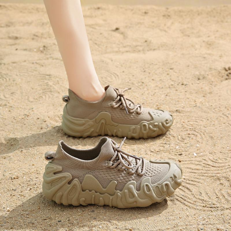 Весна и Лето Новые Кроссовки из Летающей Сетки Мягкая Подошва Легкие Спортивные Повседневные Кроссовки Противоскользящие Износостойкие Женские Повседневные Кроссовки