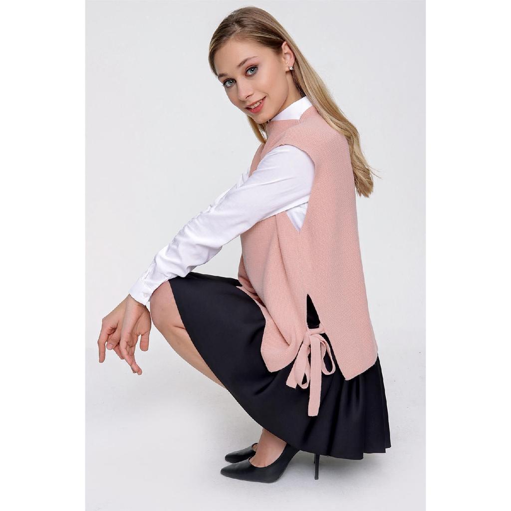 Женский трикотажный свитер с завязками сбоку красный 22wk252