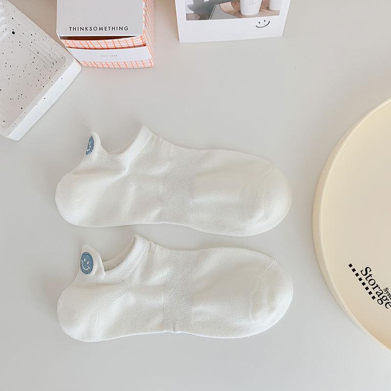 Женские спортивные носки до середины икры в корейском стиле с вышивкой в виде смайлика - Устойчивые к запаху и влагопоглощающие