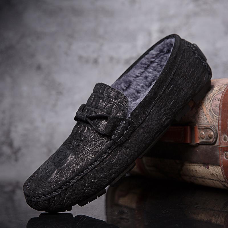 Лоферы с крокодиловым узором, мужские модные туфли без застежек, новые удобные мужские туфли на плоской подошве из натуральной кожи, повседневная мужская обувь, теплые зимние мокасины