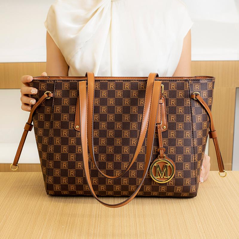 Light Luxury French Large Capacity Women's Tote Bag Business Commuter Checkerboard Shoulder Bag Retro Trendy Set Up Bag